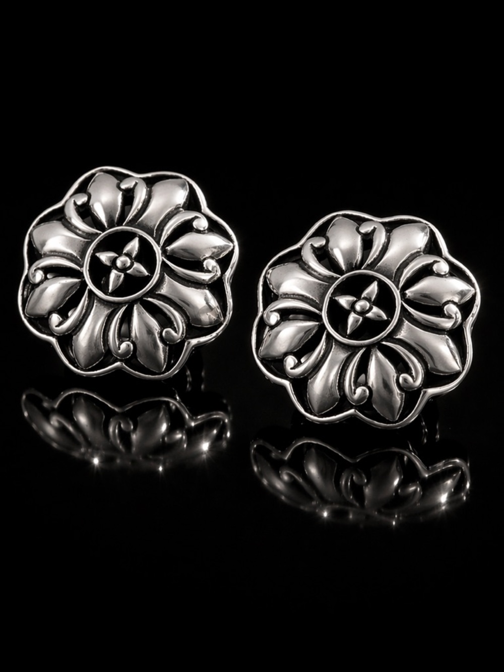 RARE Vintage John Hardy 1" Sterling Silver Floral Clip Earrings w/ Original Box